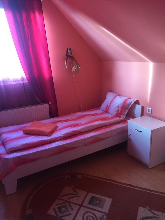 Becze Vanda kulcsosház Szárhegy Kültér fotó